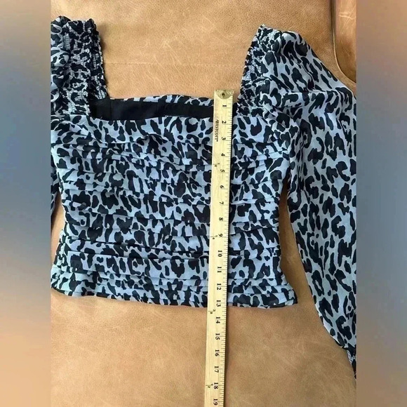 ZARA Women's Blue Animal Print Balloon Long Sleeve Pleated Crop Blouse Top Sz S - Picture 8 of 11